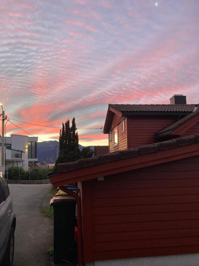 Line Pa Hauane1 Bed & Breakfast Volda Bagian luar foto