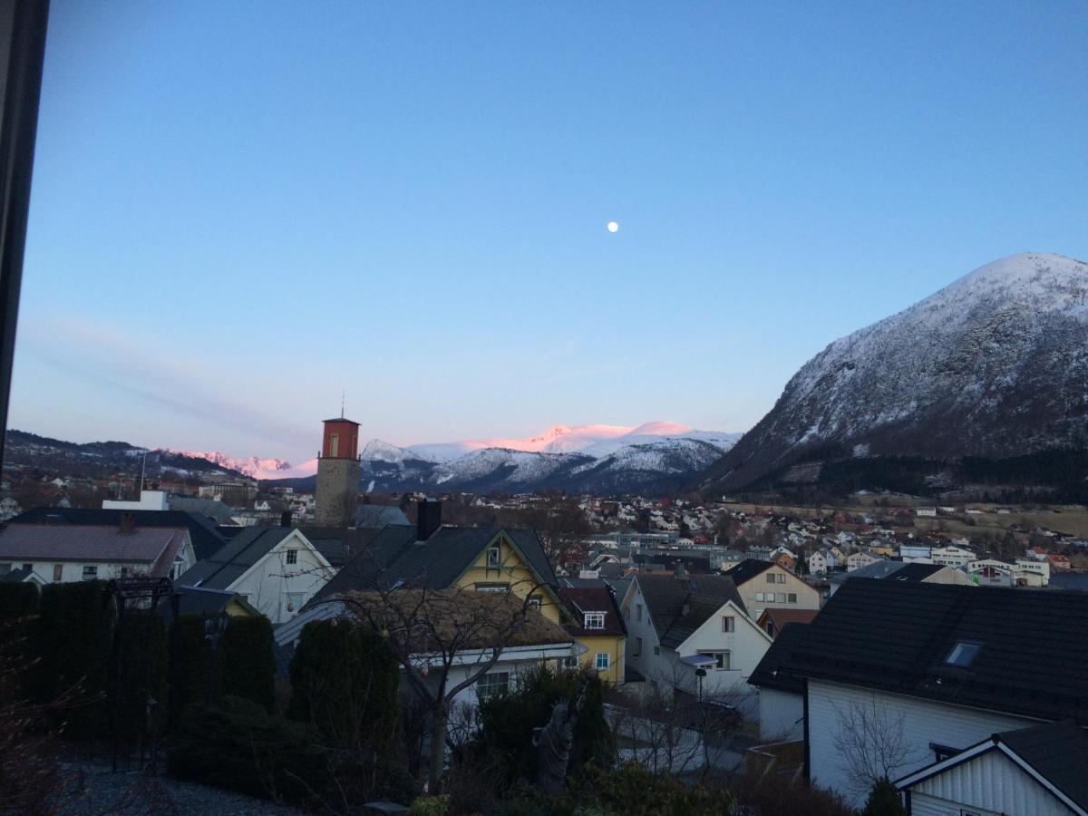 Line Pa Hauane1 Bed & Breakfast Volda Bagian luar foto
