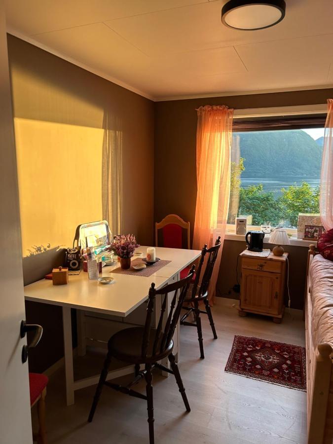 Line Pa Hauane1 Bed & Breakfast Volda Bagian luar foto