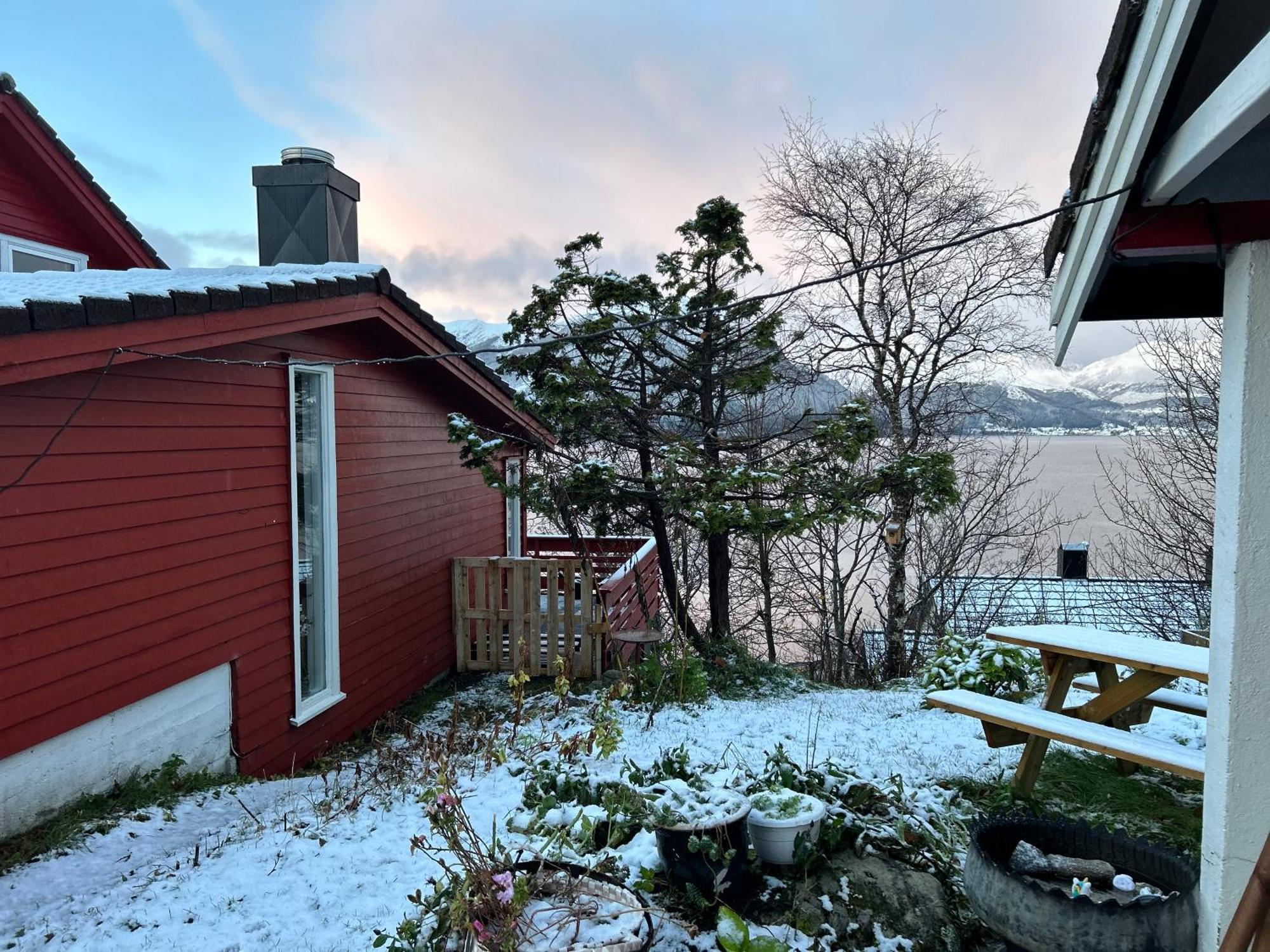 Line Pa Hauane1 Bed & Breakfast Volda Bagian luar foto