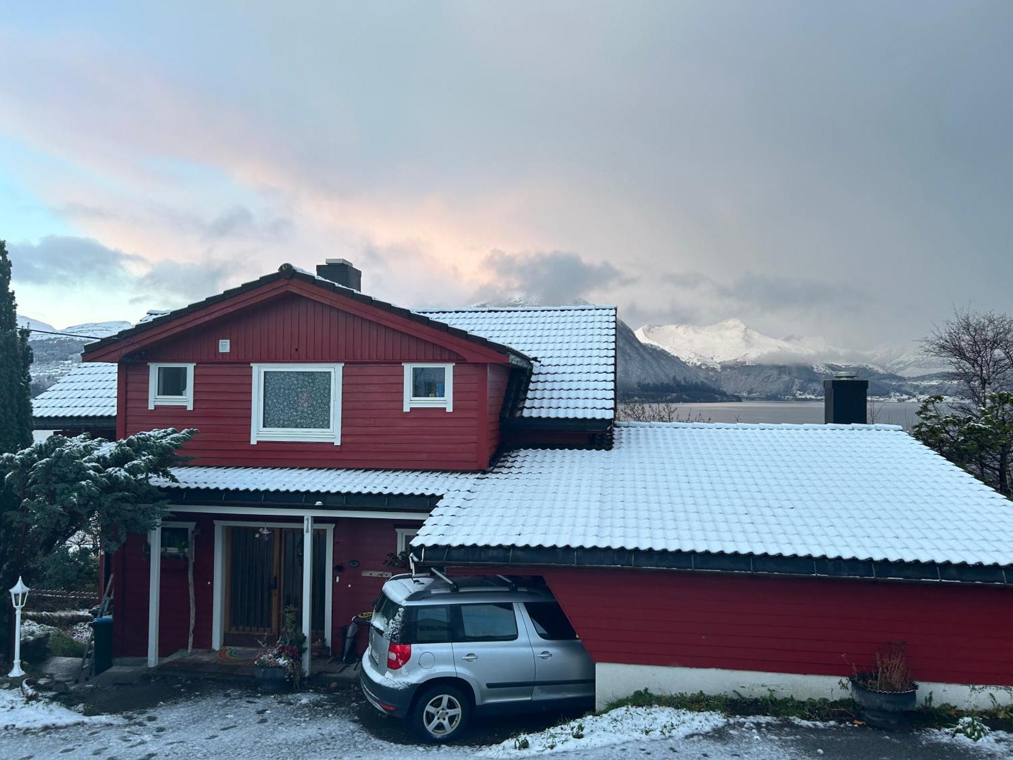 Line Pa Hauane1 Bed & Breakfast Volda Bagian luar foto
